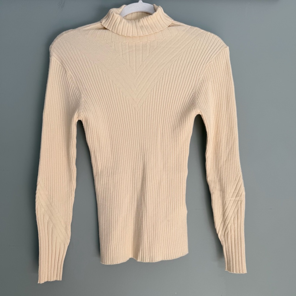 Varley "Esme" Rib Roll Neck Cream Textured Knit Lightweight Turtleneck Sweater